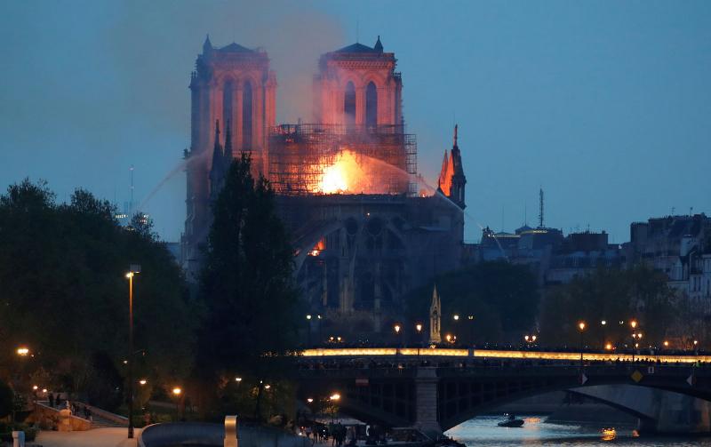 Ancien mobilier cultuel Notre-Dame de Paris, évolution historique et symbolisme religieux
